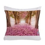 مخدة مع الحشوة بتصميم اشجار الساكورا
