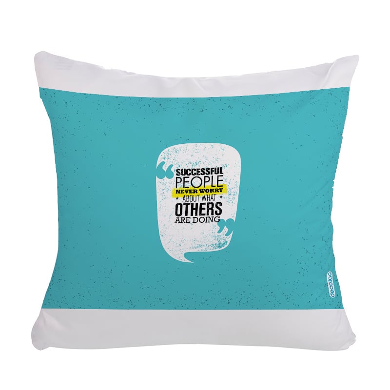 مخدة مع الحشوة بتصميم دع القلق مخدة مع الحشوة بتصميم دع القلق