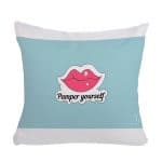 مخدة مع الحشوة بتصميم شفاه جذابه