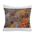 مخدة مع الحشوة بتصميم صخور ملونه