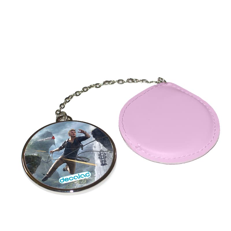 مرآة-جيب-جلد-دائرية-بتصميم-أنشارتد-4-نيثن-دريك-1