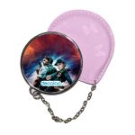 مرآة جيب جلد  دائرية  بتصميم كريس وكلير ريدفيلد 2