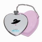 مرآة جيب جلد قلب بتصميم سيدة