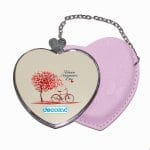 مرآة جيب جلد قلب بتصميم عيد حب سعيد