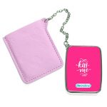 مرآة جيب جلد مستطيلة بتصميم اعطني قبلة