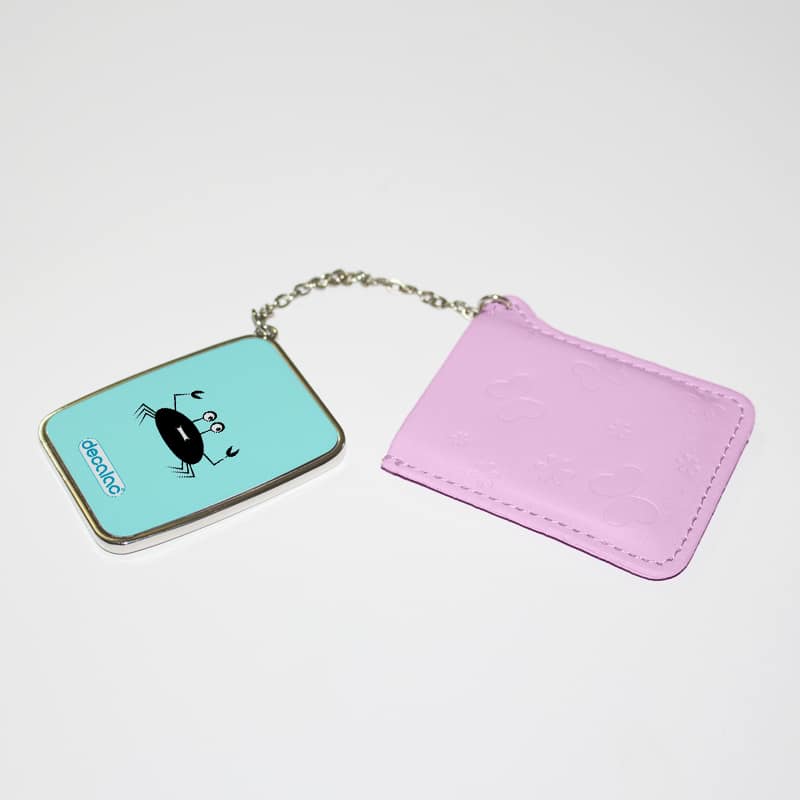 مرآة-جيب-جلد-مستطيلة-بتصميم-سلطعون-خائف-1