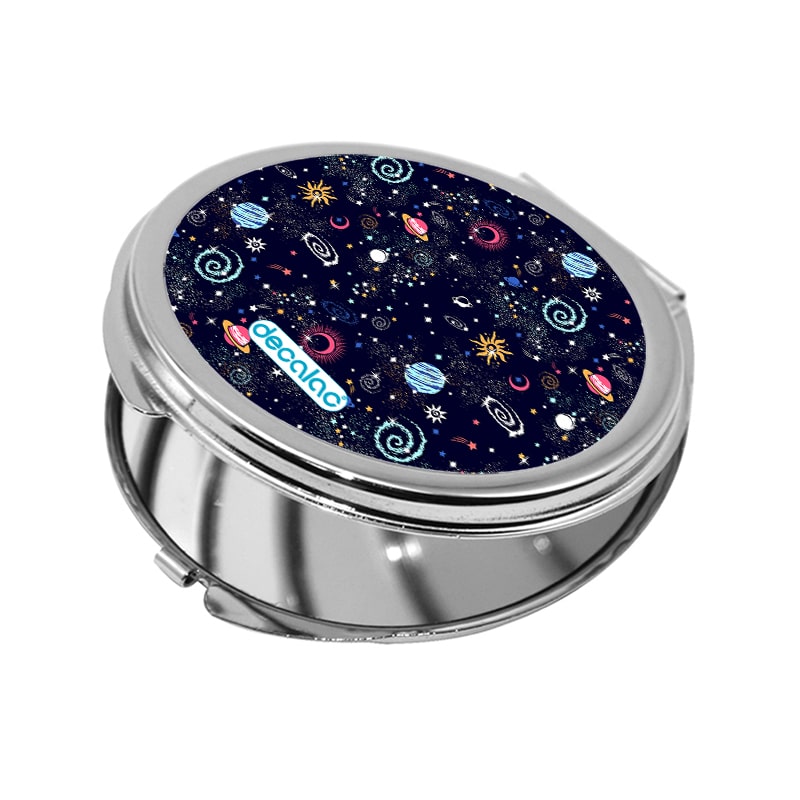 مرآة جيب صغيرة دائرية بتصميم الفضاء والمجرة مرآة جيب صغيرة دائرية بتصميم الفضاء والمجرة