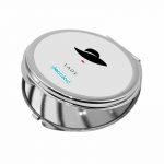 مرآة جيب صغيرة دائرية بتصميم سيدة