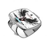 مرآة جيب صغيرة مربعة بتصميم أساسنز كريد الجناح الأسود