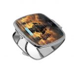 مرآة جيب صغيرة مربعة بتصميم أساسنز كريد بلاك فلاغ