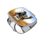 مرآة جيب صغيرة مربعة بتصميم أساسنز كريد حورس