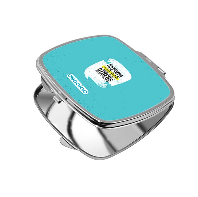 مرآة جيب صغيرة مربعة بتصميم دع القلق مرآة جيب صغيرة مربعة بتصميم دع القلق