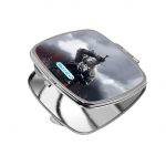 مرآة جيب صغيرة مربعة بتصميم سيف جيرالت ذا ويتشر 3 وايلد هانت