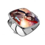 مرآة جيب صغيرة مربعة بتصميم طوكيو الغول