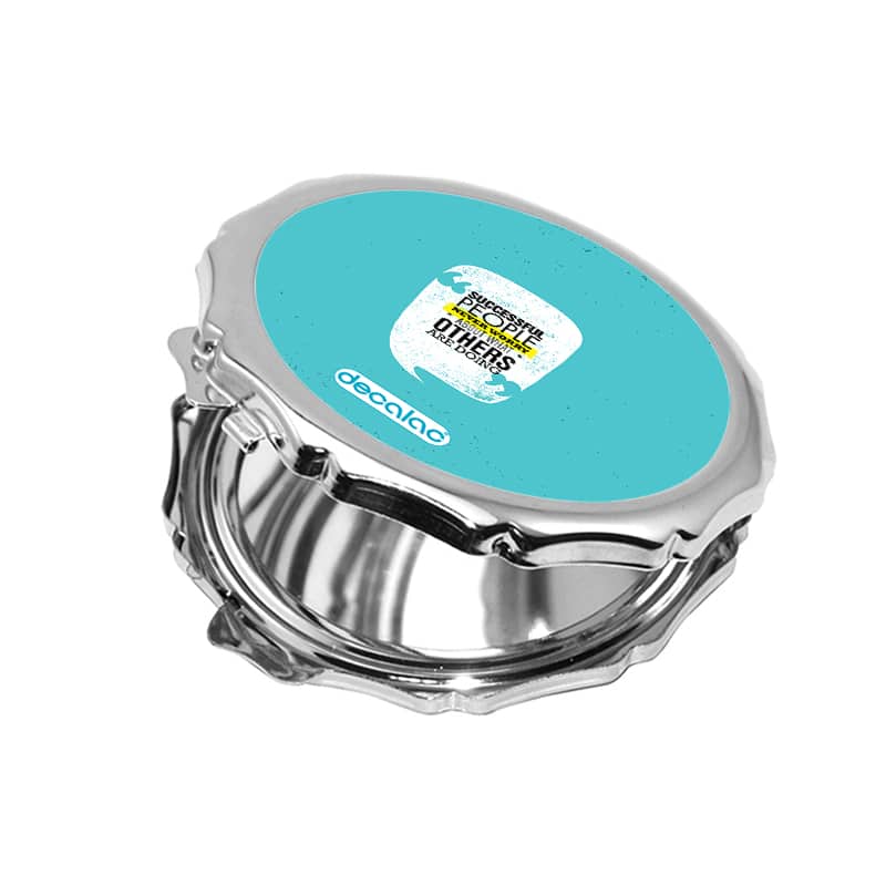 مرآة جيب صغيرة مزخرفة بتصميم دع القلق مرآة جيب صغيرة مزخرفة بتصميم دع القلق