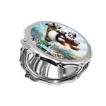 مرآة جيب صغيرة مزخرفة بتصميم عائلة كونغ فو باندا