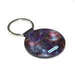 ميدالية مفاتيح دائرية بتصميم فضاء بنفسجي