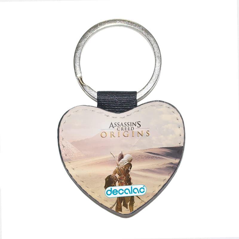 ميدالية-مفاتيح-شكل-قلب-بتصميم-أساسنز-كريد-أوريجنز-1