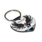 ميدالية مفاتيح شكل قلب بتصميم أساسنز كريد الجناح الأسود