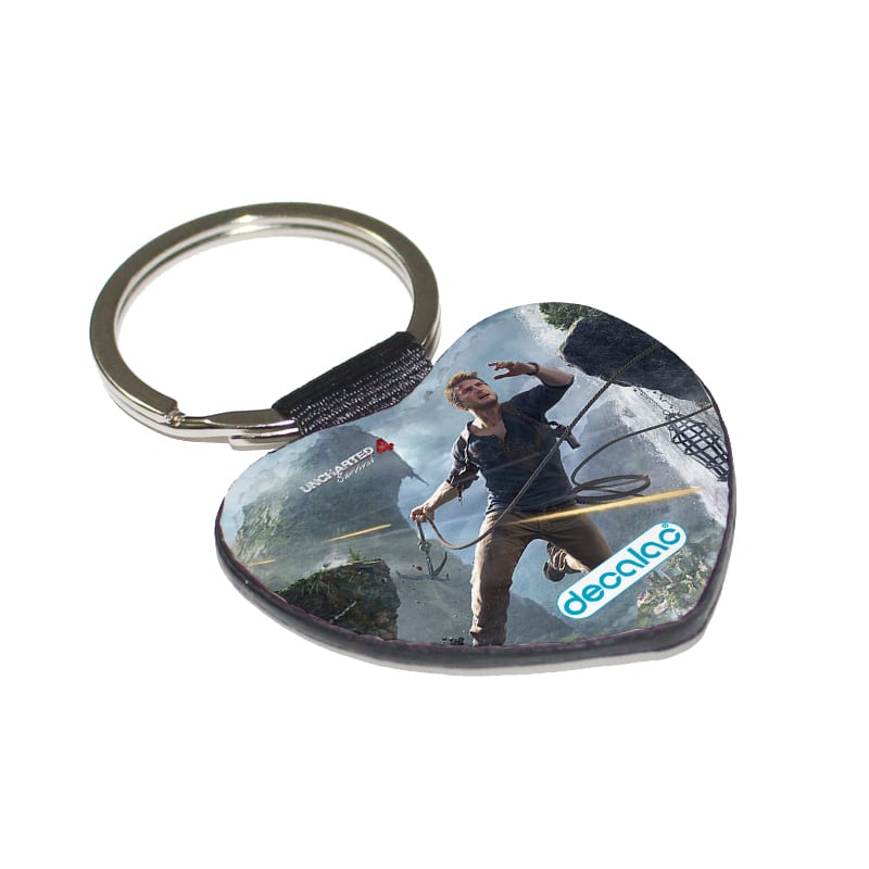 ميدالية مفاتيح شكل قلب بتصميم أنشارتد 4  نيثن دريك ميدالية مفاتيح شكل قلب بتصميم أنشارتد 4  نيثن دريك