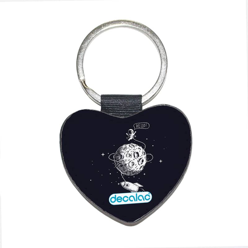 ميدالية-مفاتيح-شكل-قلب-بتصميم-رائد-فضاء-1