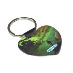 ميدالية مفاتيح شكل قلب بتصميم رحله الى الفضاء