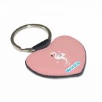 ميدالية مفاتيح شكل قلب بتصميم فلامنجو بتاج