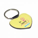 ميدالية مفاتيح شكل قلب بتصميم كن سعيد